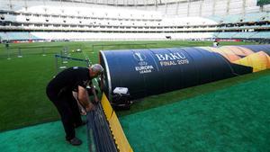 aguasch48356690 a worker prepare benches inside inside baku olympic stadium 190528105236