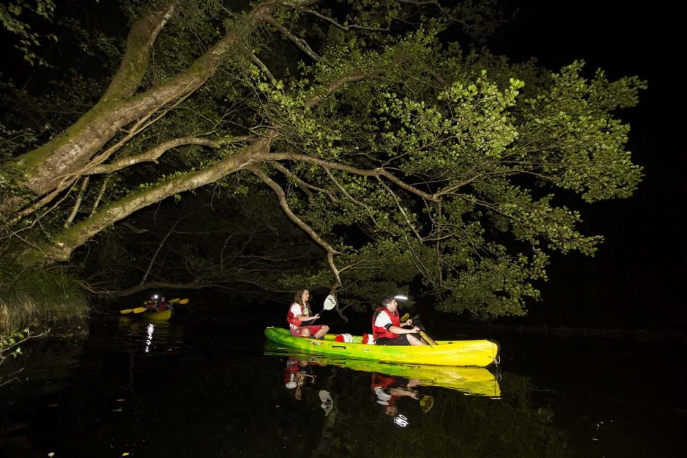 Recorrido fluvial nocturno en el Occidente surcando las aguas del río Navia y el Polea