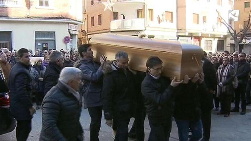 Multitudinaria despedida a Antonio Torres en su funeral en Sariñena