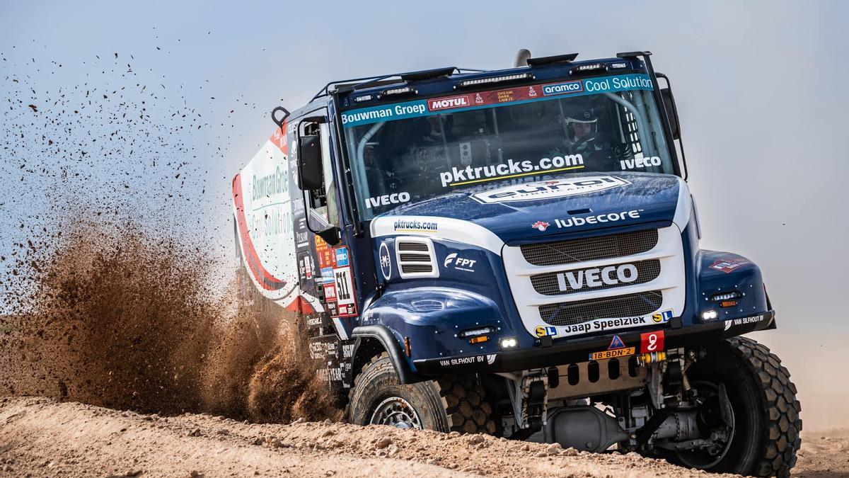 El camió de Mitchel van den Brink, amb Moi Torrallardona, ha fet la millor etapa del Dakar d'enguany