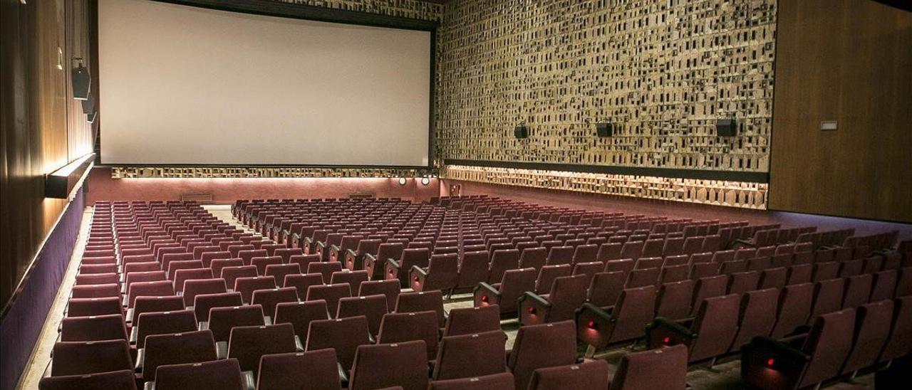 El interior vacío del cine Aribau, en una foto de 2016.