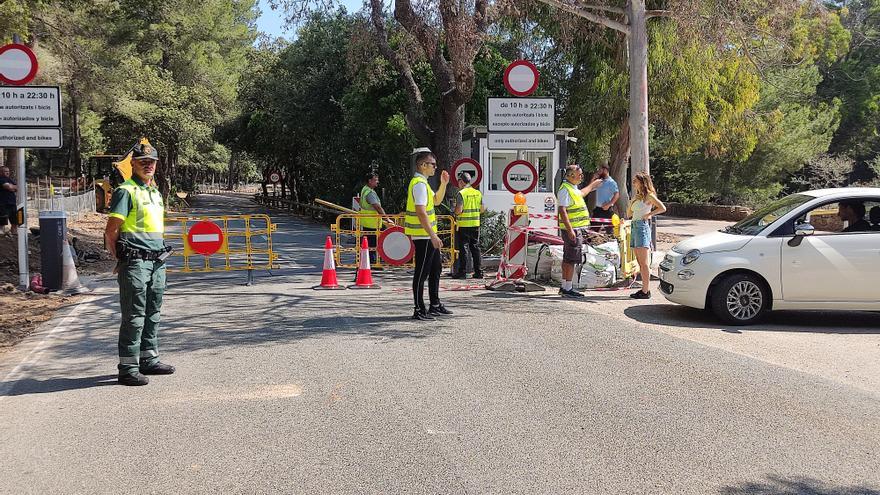El primer día de limitaciones no evita los atascos de tráfico en Formentor
