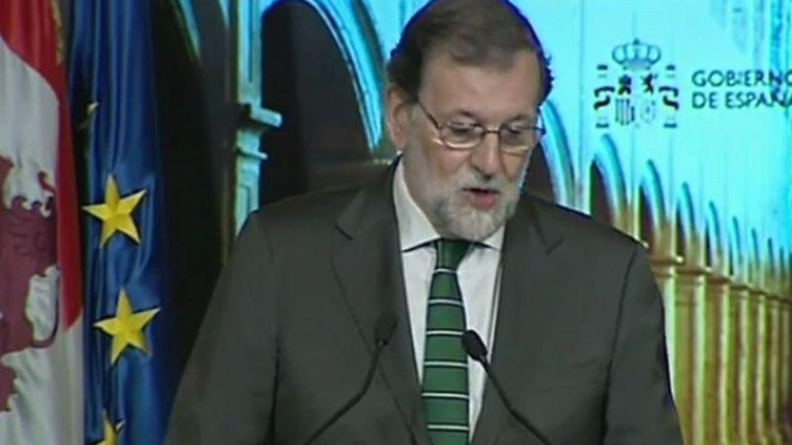 Rajoy dice que solo se queda con las &quot;cosas bonitas&quot; de la política y las otras las olvida