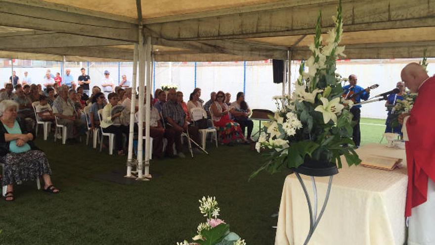 Misa por Belén María en el campo de fútbol