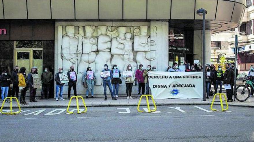 Manifestación contra los desahucios en la Junta. | Emilio Fraile