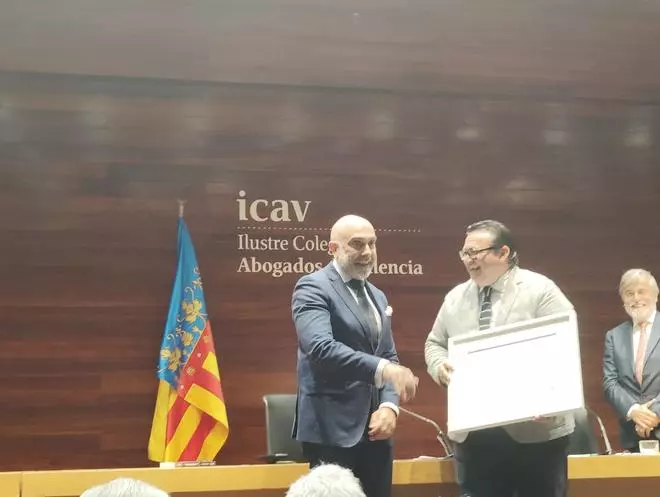 El profesor de la UMH de Elche Alfonso Ortega recibe el Premio Artículo Jurídico 2025  de la Asociación San Raimundo de Peñafort