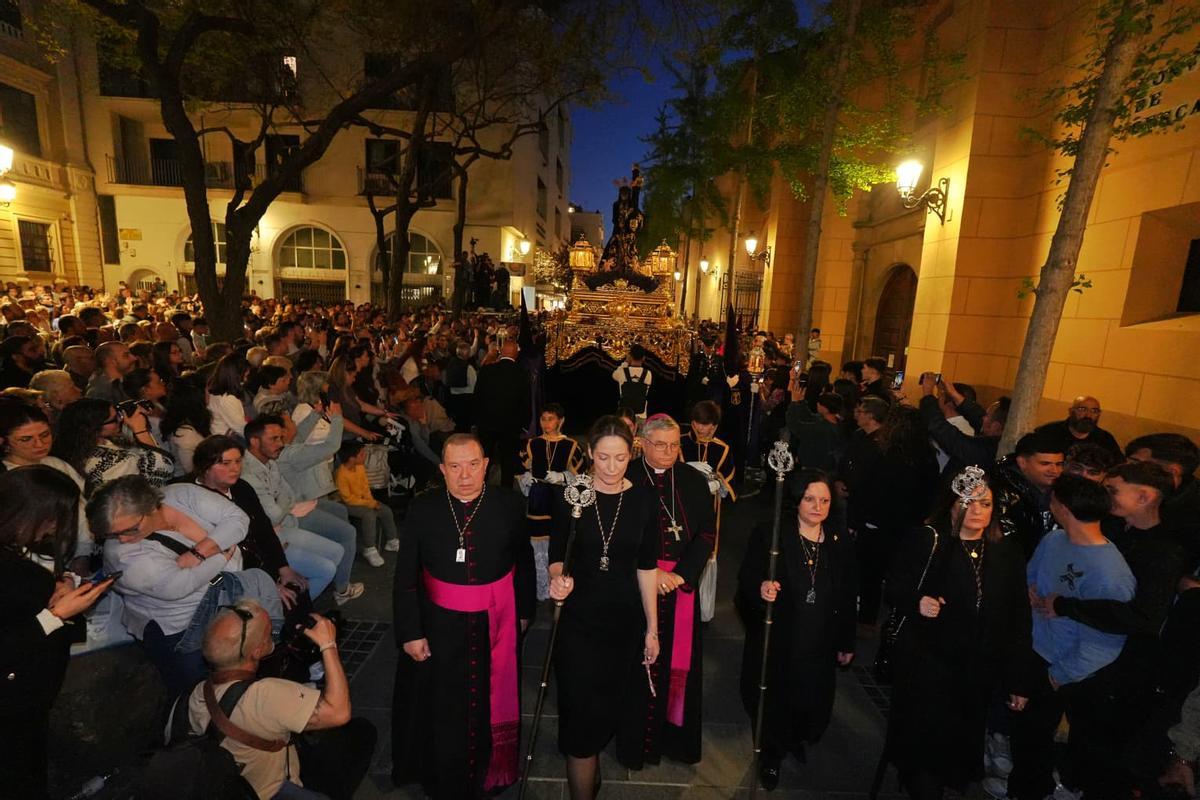 El Jesús de la Espina sale del convento de Las Descalzas de Badajoz este Martes Santo.