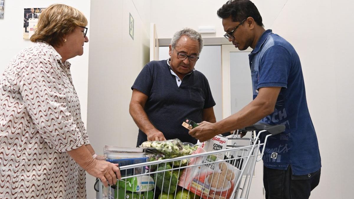 Participantes en la campaña "Ningún hogar sin alimentos 2024"