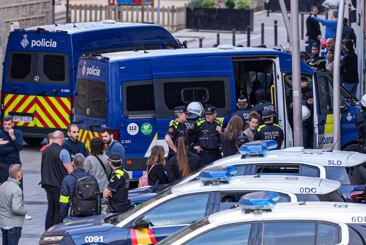 Dispositivo policial en Barcelona para desalojar La Tancada