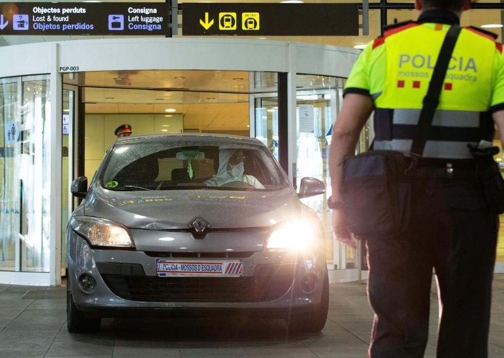 Dos detinguts per accedir amb el seu vehicle l'aeroport del Prat