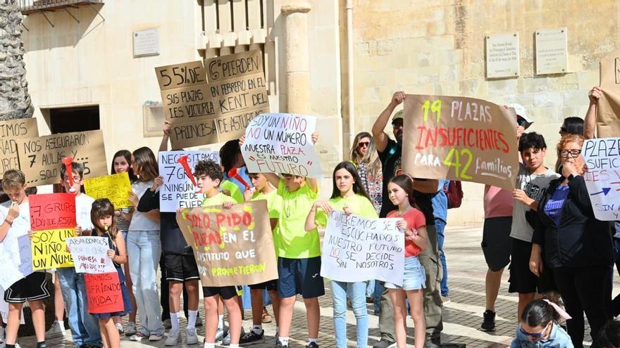 Ruz asegura que la Conselleria ha habilitado 49 plazas en el Victoria Kent para alumnos del Princesa de Asturias en Elche