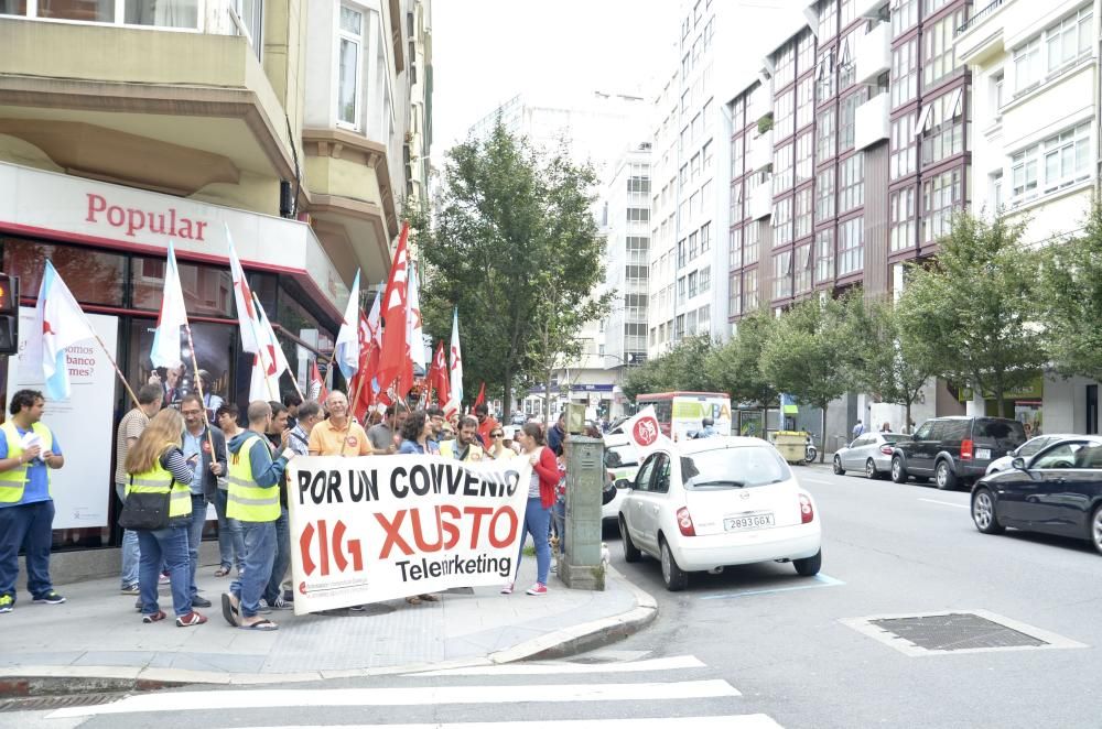 Los sindicatos cifran en un 70% el seguimiento de la huelga para denunciar las condiciones precarias de los 8.000 teleoperadores de Galicia