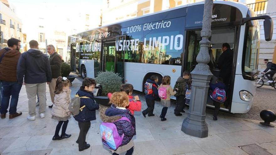 Tubasa prueba un autobús eléctrico durante diez días en Badajoz