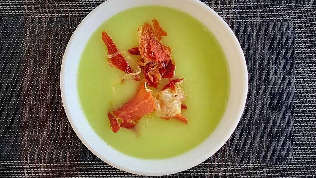 Vídeoreceta de la semana: Crema fría de melón con jamón, el clásico ochentero revisado