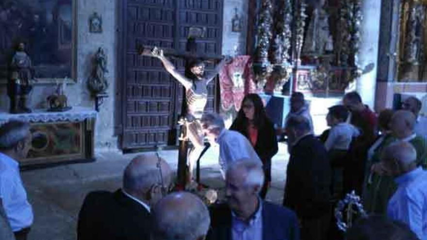 El Cristo, en el interior del templo.