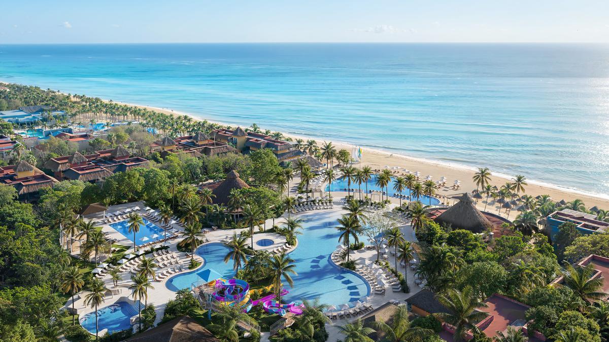 Iberostar Waves Tucán e Iberostar Waves Quetzal, dos resorts 5 estrellas frente al Caribe mexicano.