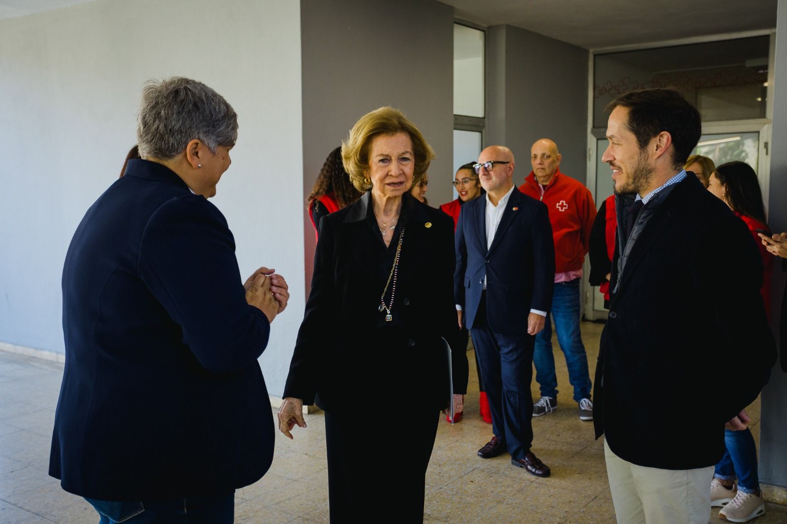 La Reina Emérita Doña Sofía los Bancos de Alimentos de Santa Cruz de Tenerife y La Palma