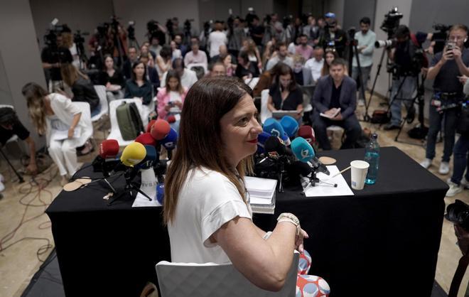 La comparecencia de la socialista Leire Díez, en imágenes