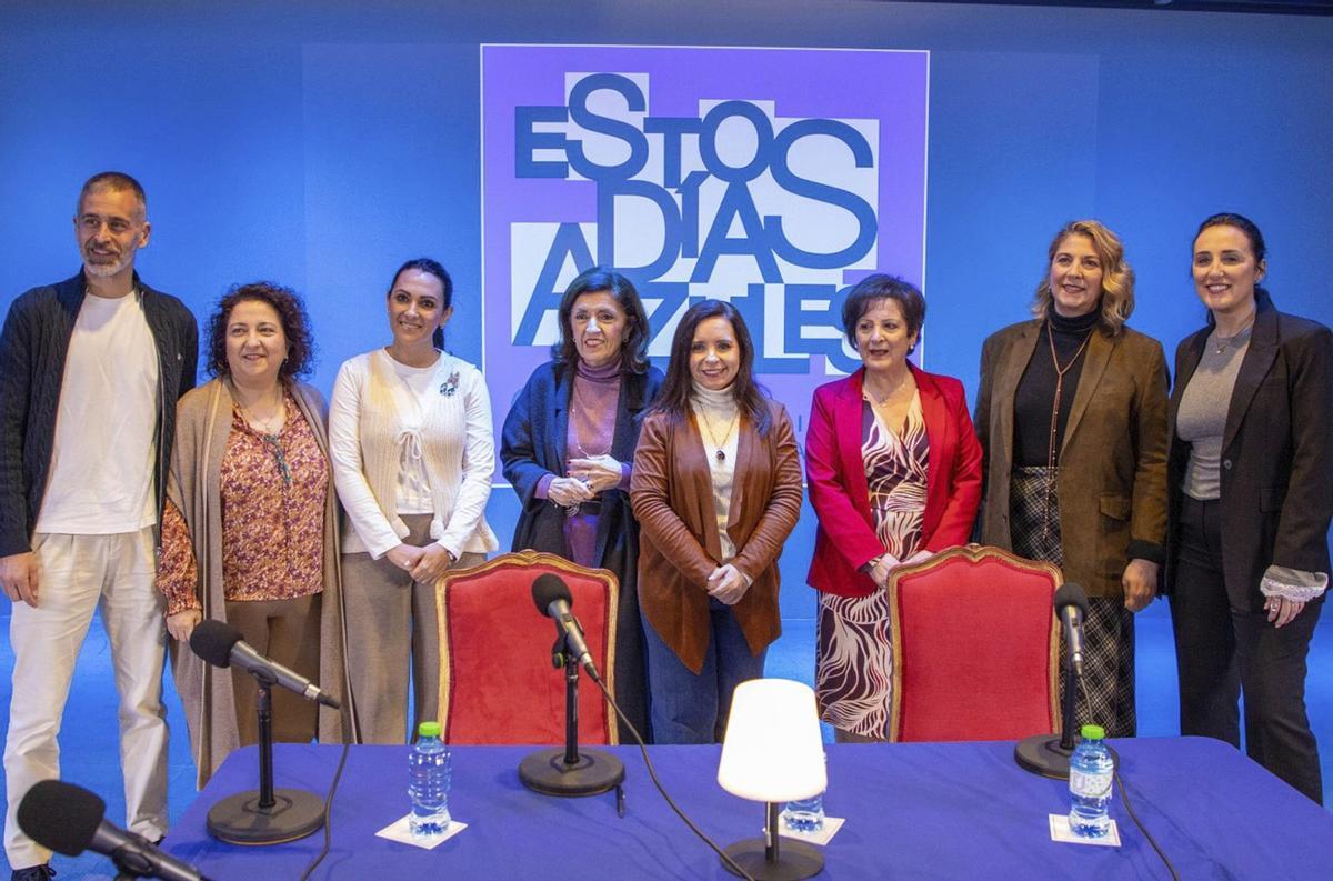 Autoridades municipales, provinciales y autonómicas, en la inauguración de las jornadas educativas de Autismo Córdoba.  | CÓRDOBA