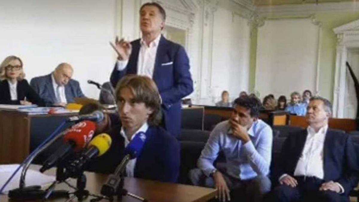 Luka Modric en el momento de prestar declaración ante el tribunal de Osijek