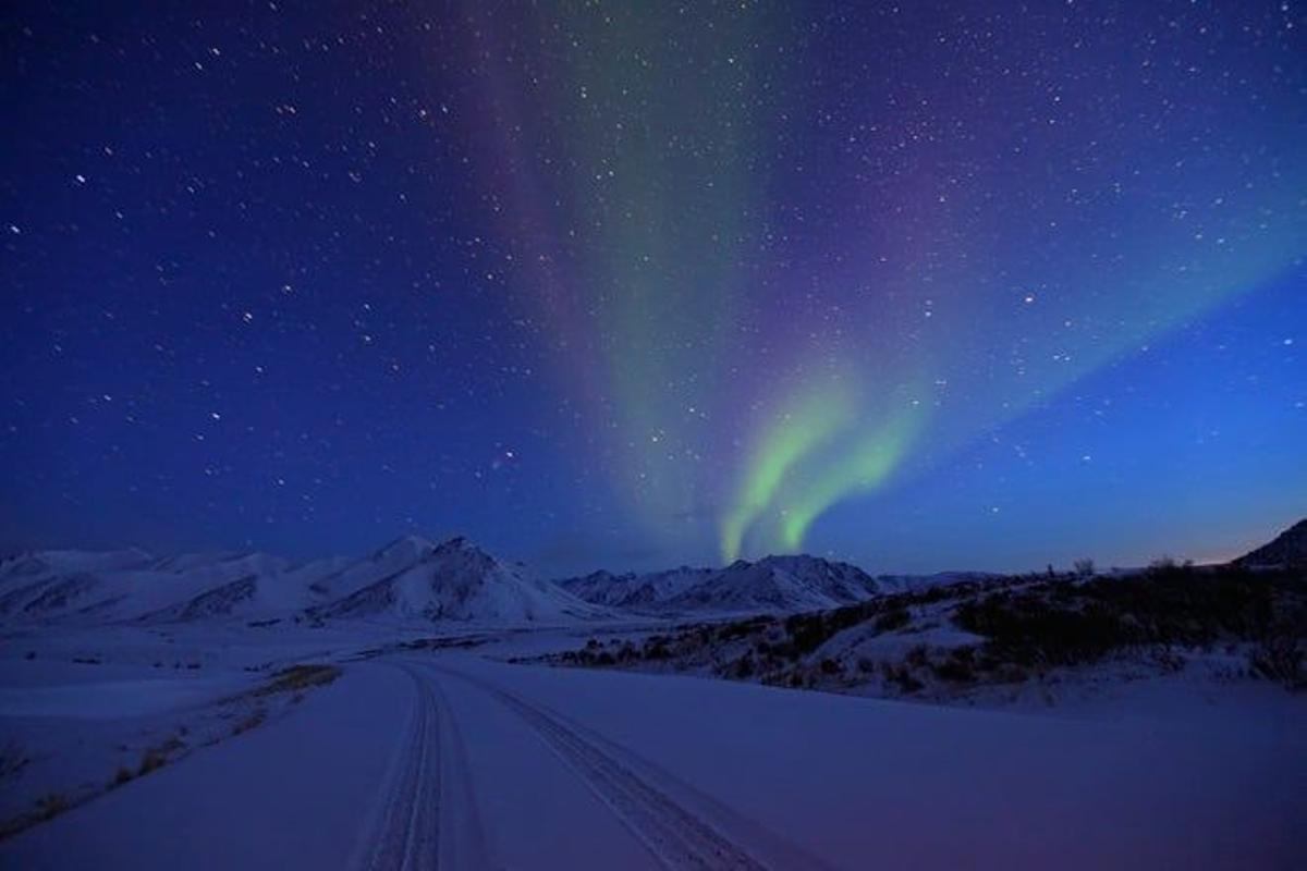 Aurora boreal en la autopista Dempster