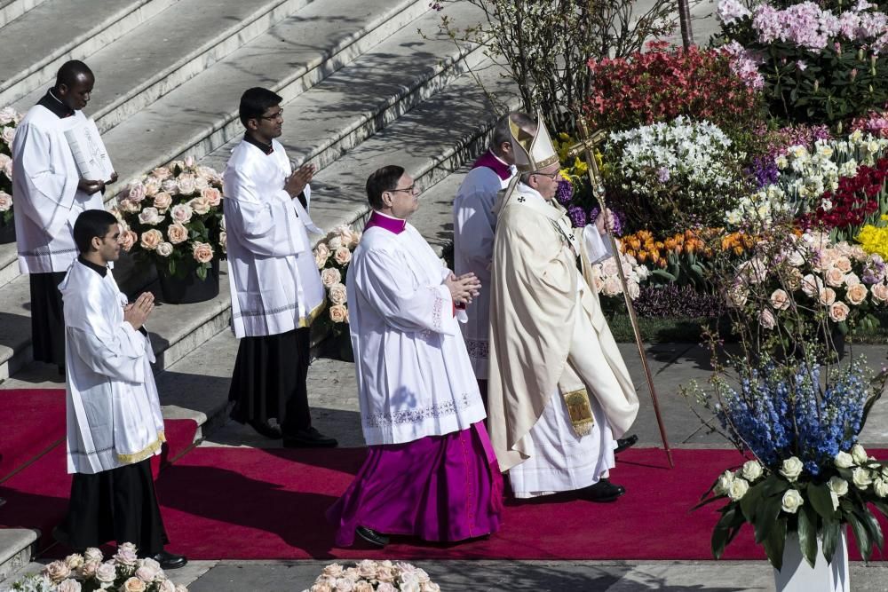 El papa Francisco en la misa de Pascua