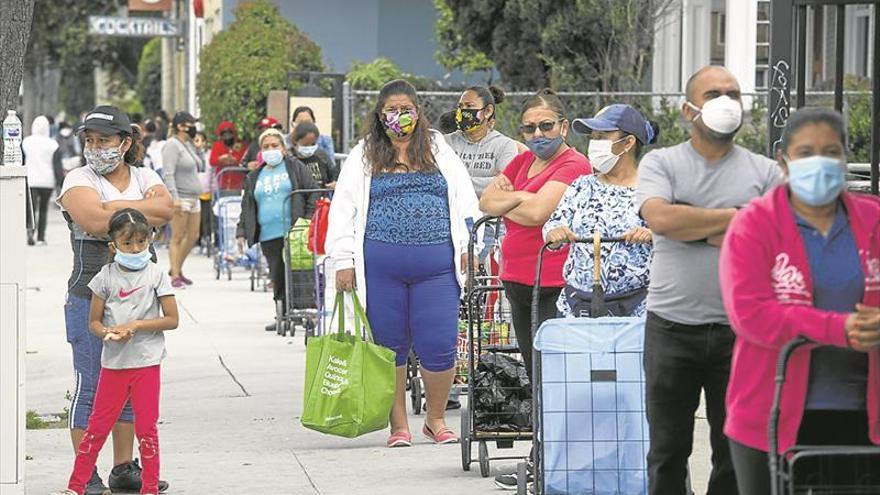 Trump propone inyecciones de desinfectante en el pulmón