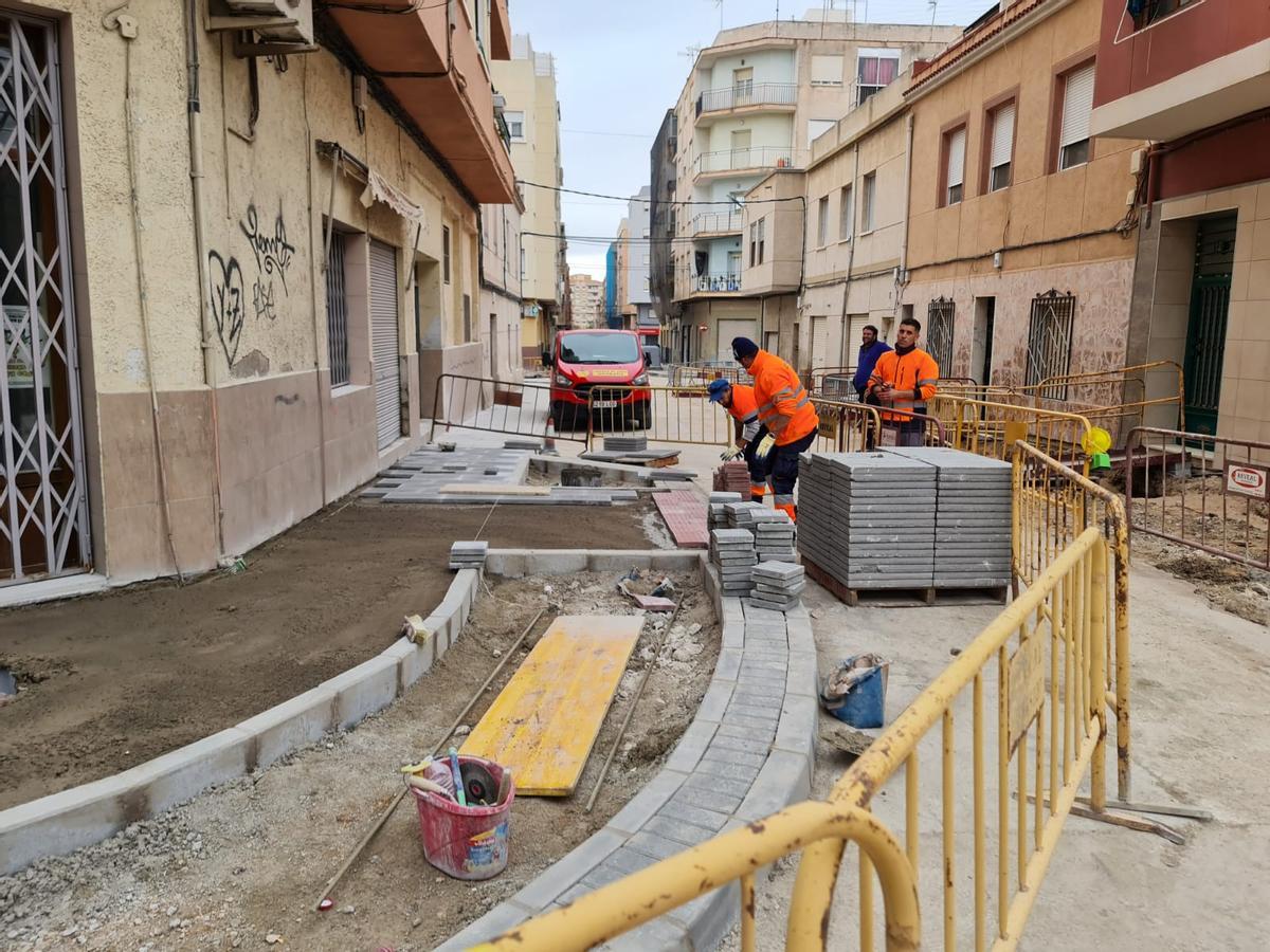 Las obras de reurbanización en el barrio La Feria-Cocoliche.