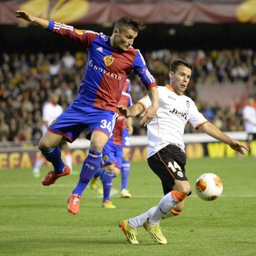 Imágenes del partido entre el Valencia y el Basilea en Mestalla.