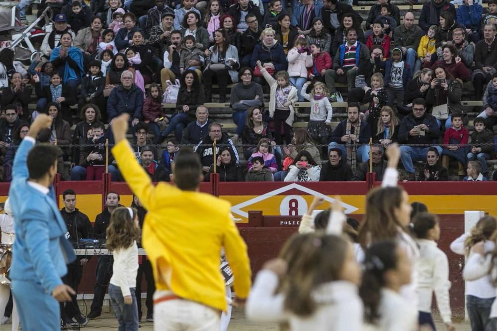 Sus Majestades llegan a la plaza de toros