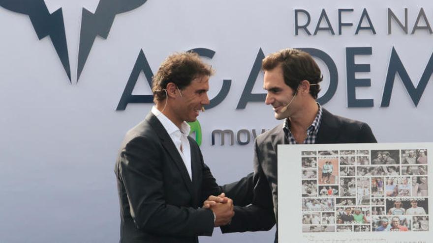 Rafa Nadal y Roger Federer, hace un año en la inauguración de la Academia del balear