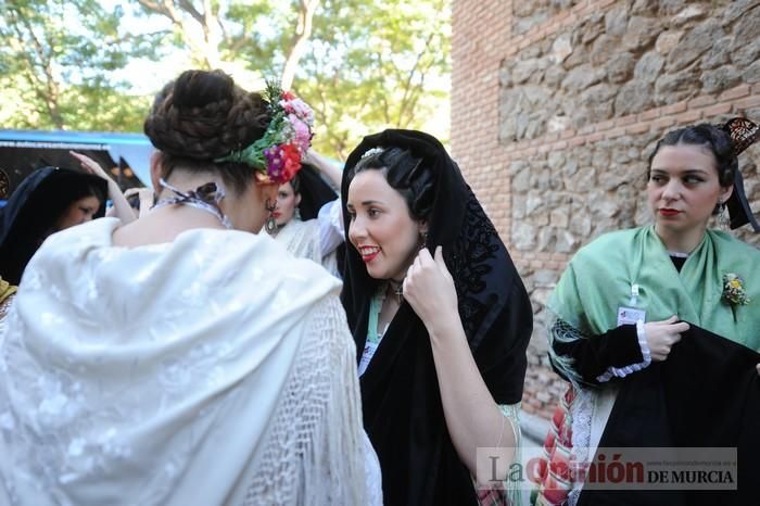 Ofrenda floral a la Virgen de las candidatas a Reina de la Huerta