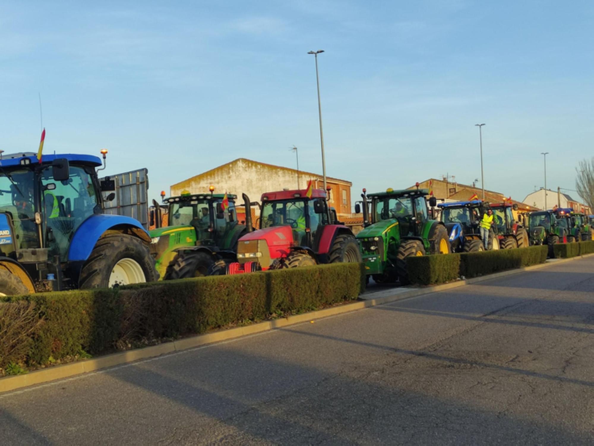 GALERÍA | Tercer día de la tractorada en Benavente, Los Valles y Campos