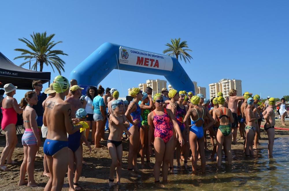 Más de 200 participantes 'se mojan' por la esclerósis múltiple en Playa Paraíso