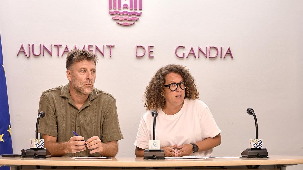 Muñoz e Izquierdo en rueda de prensa.