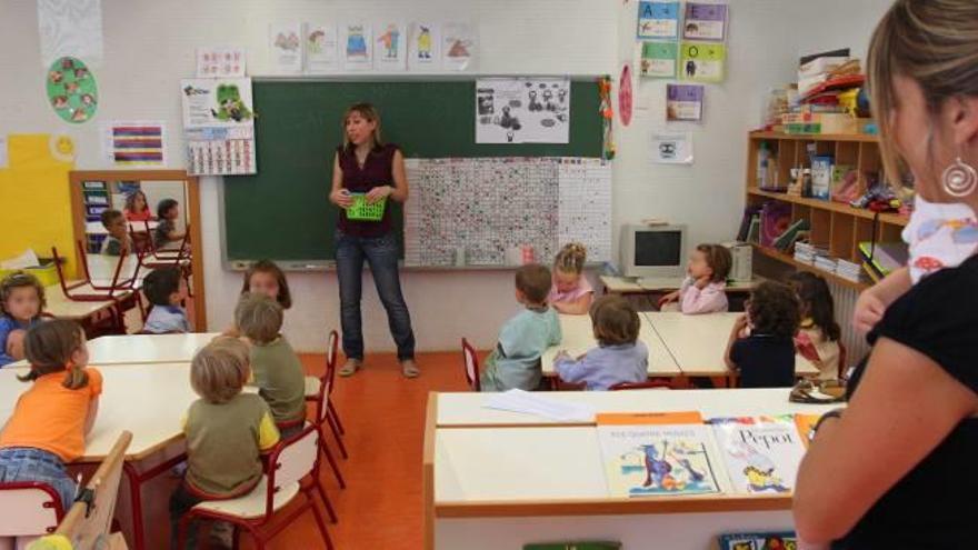 Los colegios de la provincia que antes del plurilingüismo impartían la enseñanza en doble línea, tanto en castellano como en valenciano, se verán afectados en la matrícula.