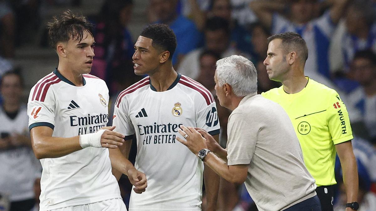 Espí salva los muebles en el debut de Mourinho