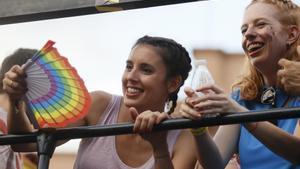 Irene Montero y Lilith Verstrynge, durante el desfile del Orgullo en Madrid.