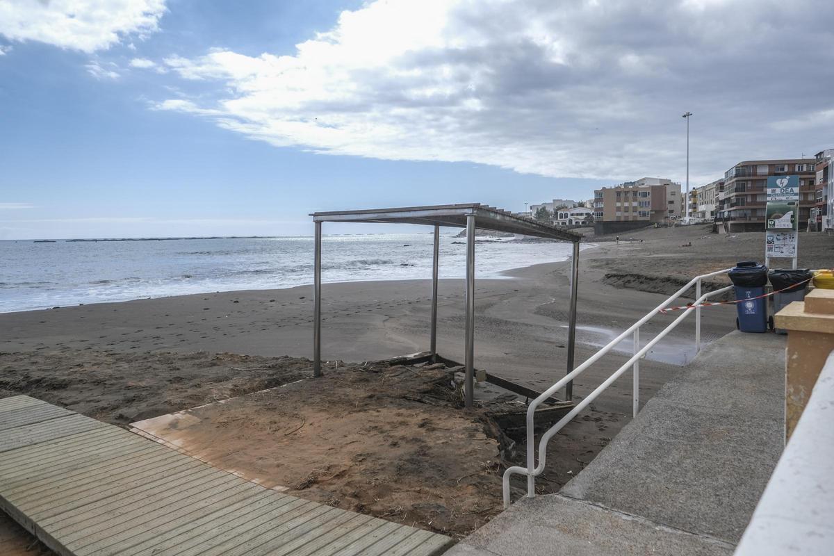 En Salinetas queda por retirar una pérgola y una pasarela que han quedado descalzadas.