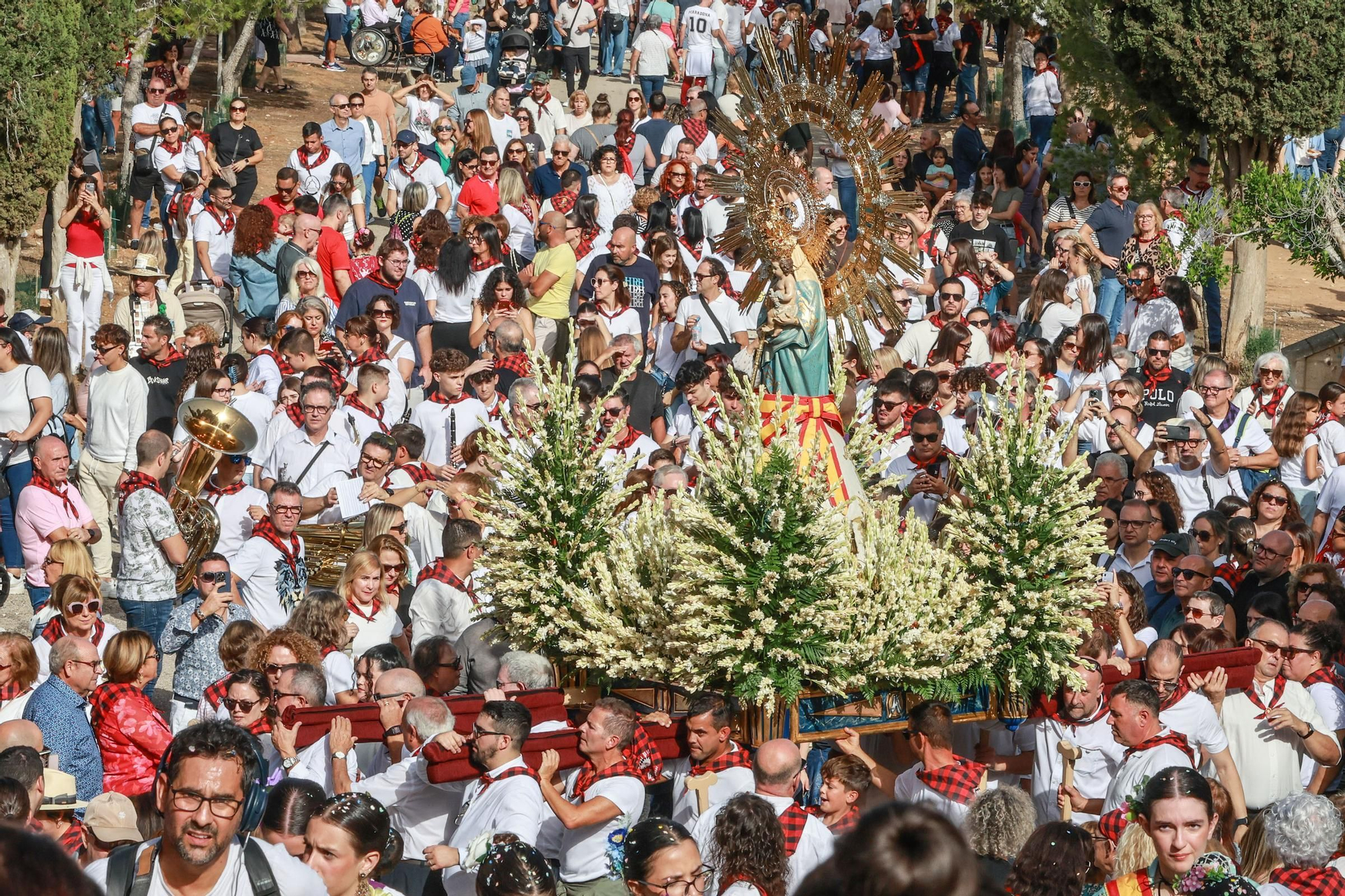 Así ha sido la romería en honor a la Virgen del Pilar en Benejúzar, en imágenes