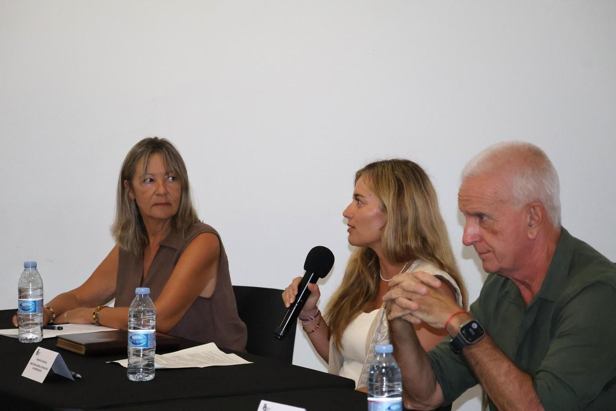 La concejala de Seguridad Ciudadana, María José Ivars, la directora general de Innovación en Emergencias, Miriam Gil, y el experto en emergencias Ernesto Navarro