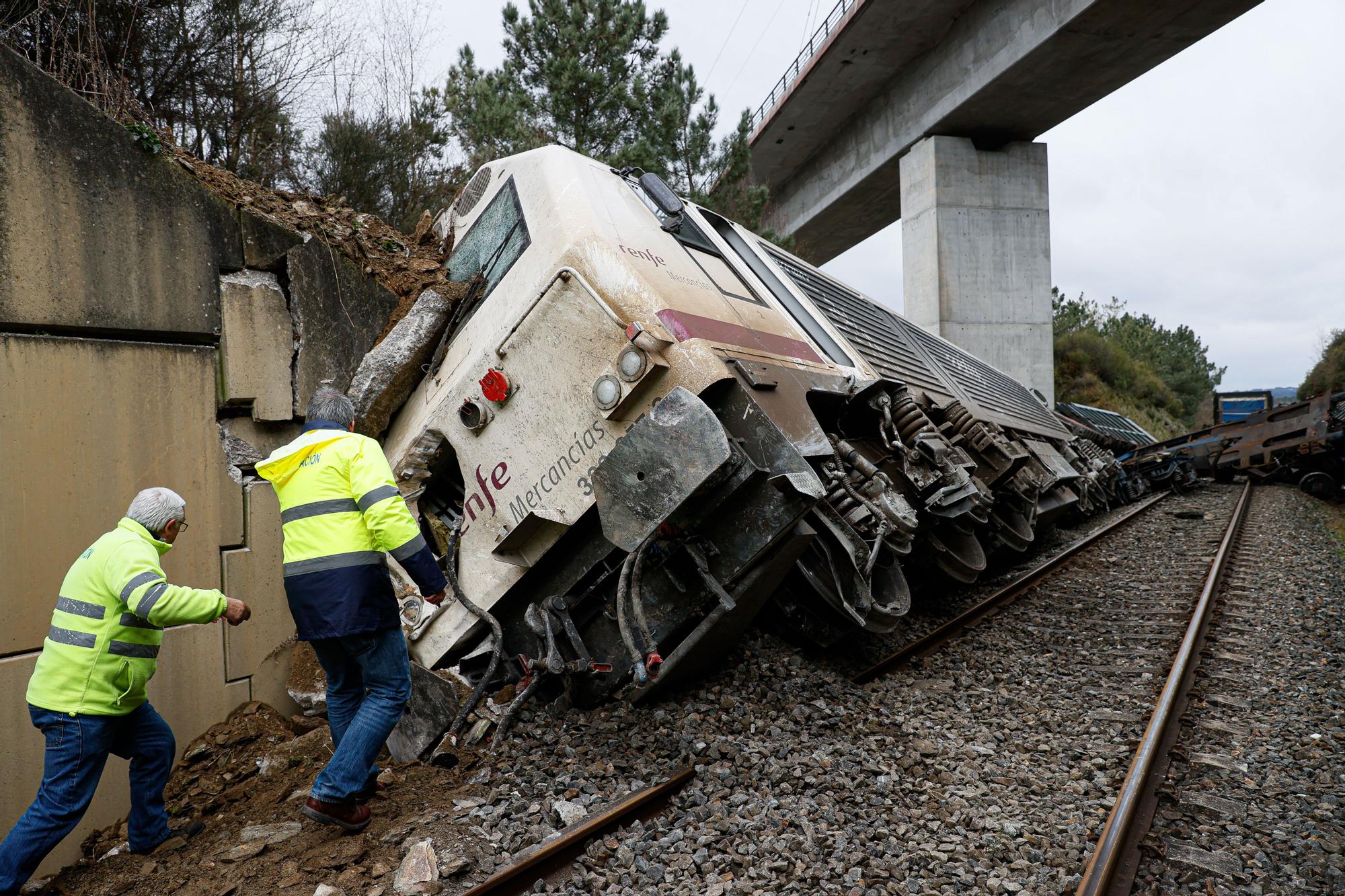 Descarrila un tren de mercancías en Lalín