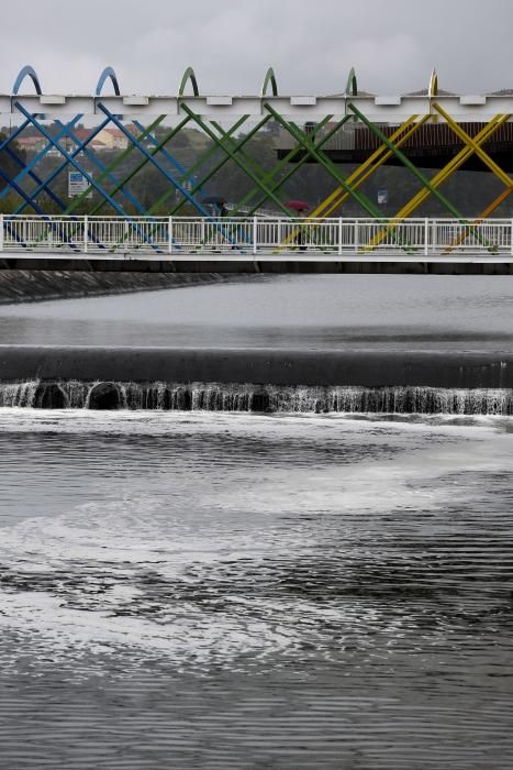 Vertido en la ría de Avilés