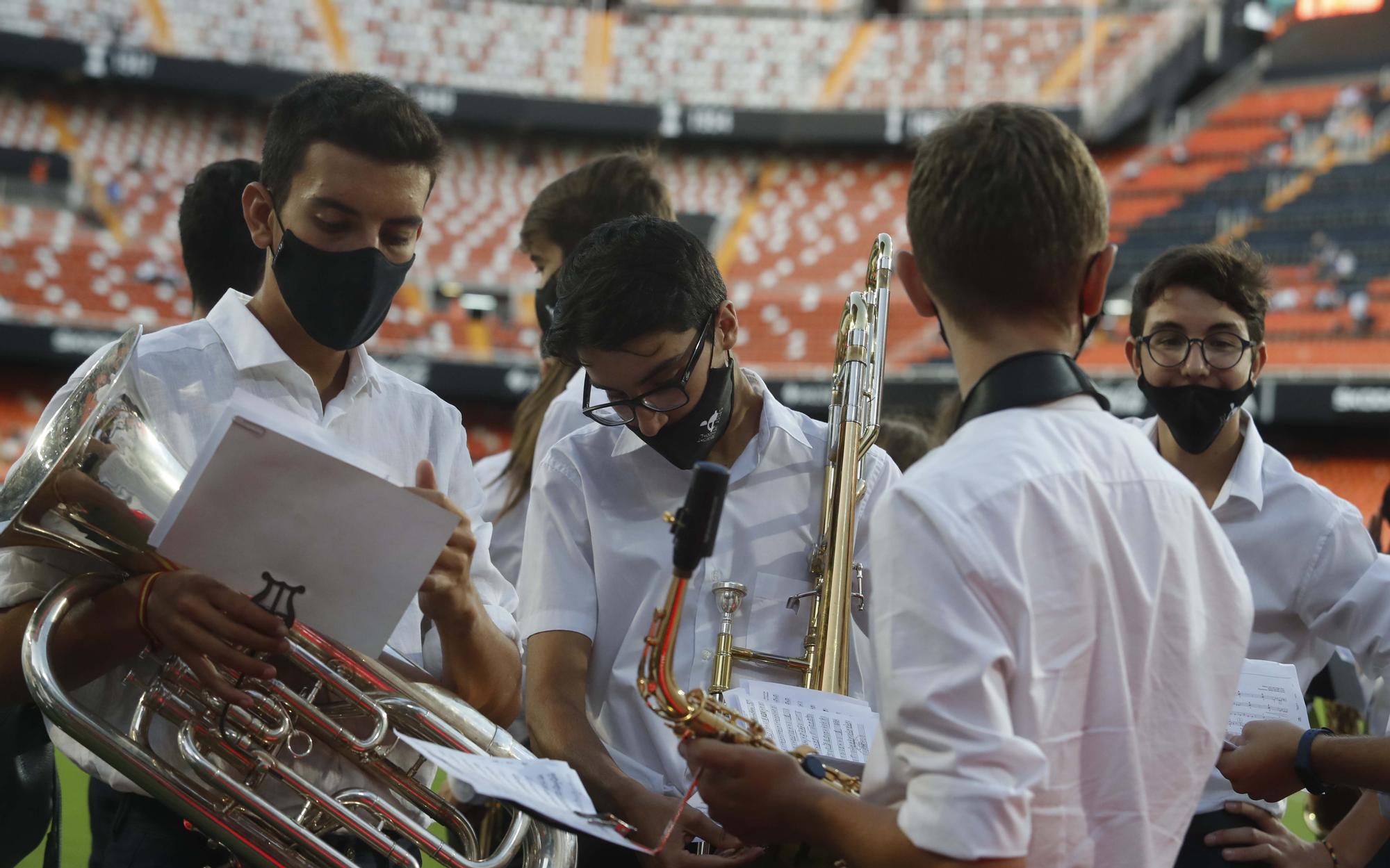 La Sociedad Musical de Llosa de Ranes en Mestalla