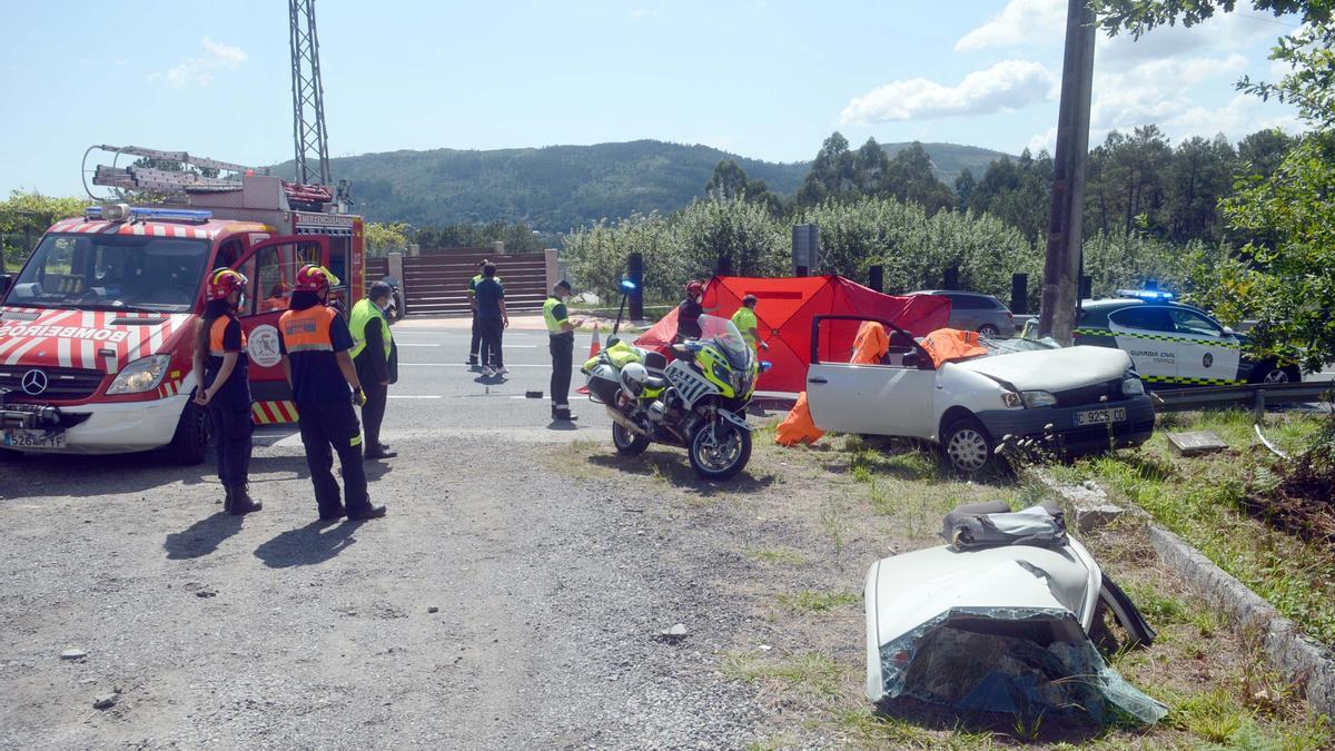 Miembros del operativo de emergencias.