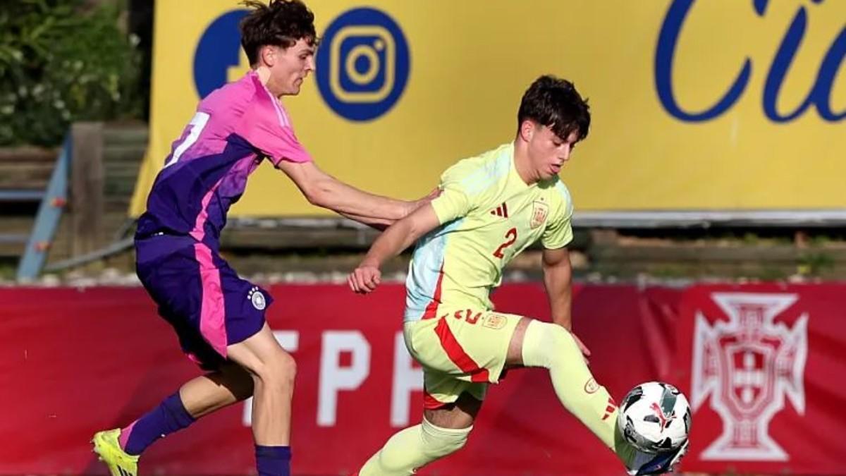 Raúl Expósito es un lateral derecho muy completo