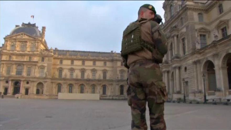 Francia afronta la primera vuelta de las presidenciales encogida por la amenaza terrorista