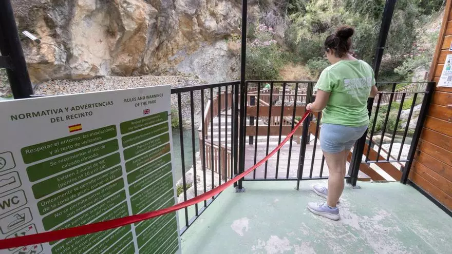 Niveles elevados de contaminación biológica obligan a cerrar las Fuentes del Algar en pleno julio