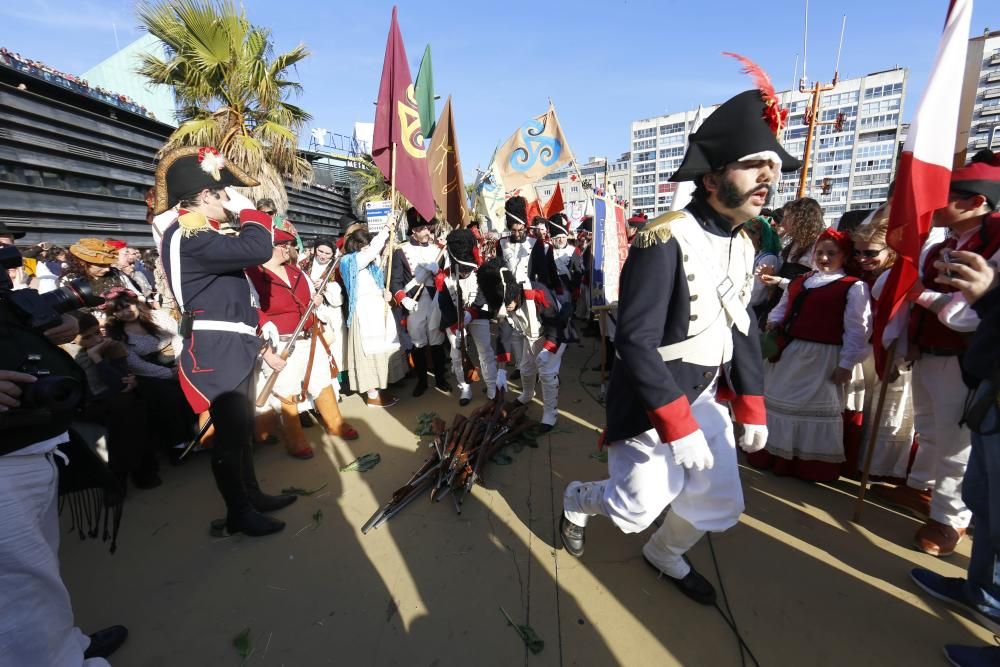 La representación de la Reconquista de Vigo vuelve a abarrotar las calles del Casco Vello de miles de vigueses