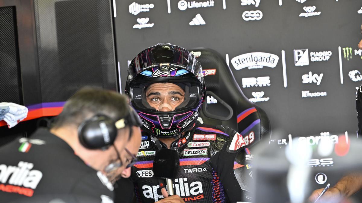 Jorge Martín, en el box de Aprilia
